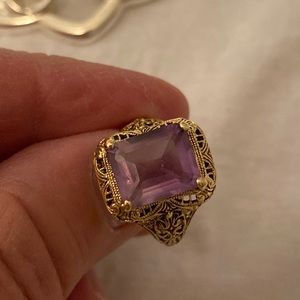 10 k gold amethysts ring